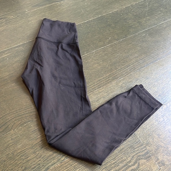 LULU LEGGINGS - Picture 1 of 3